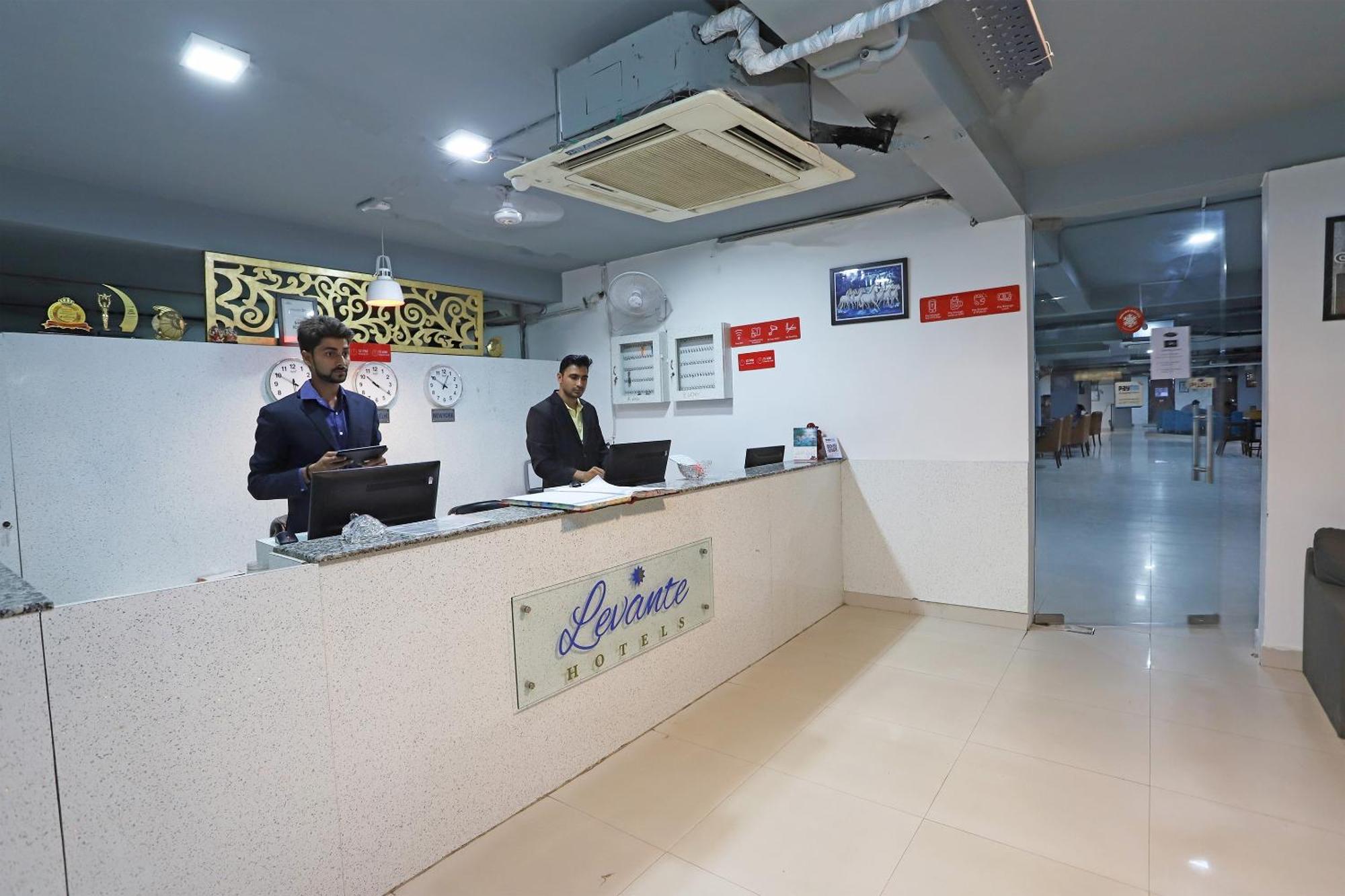 גורגאון Super Capital O Levanti Near Aravali Biodiversity Park מראה חיצוני תמונה