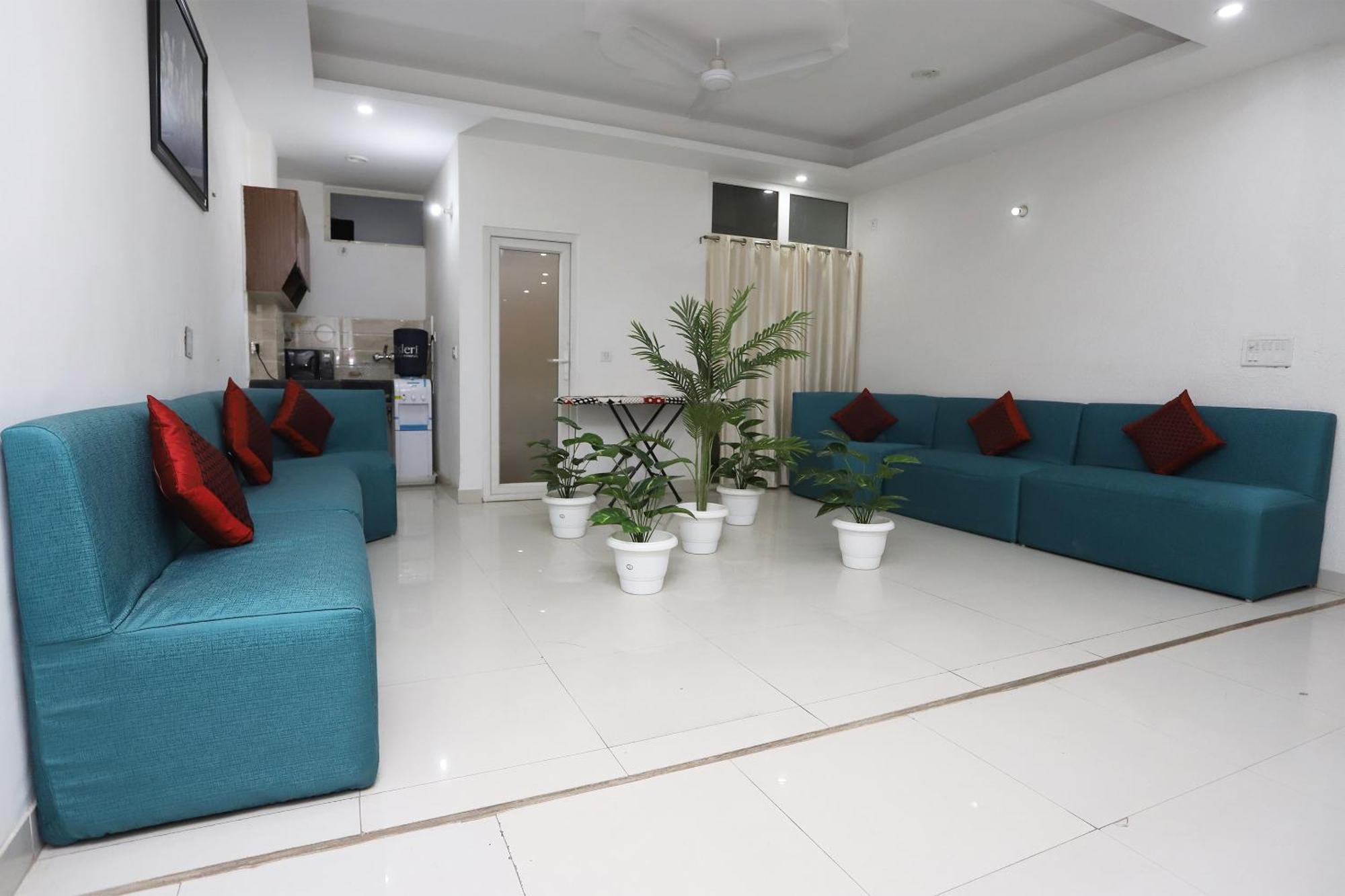 גורגאון Super Capital O Levanti Near Aravali Biodiversity Park מראה חיצוני תמונה